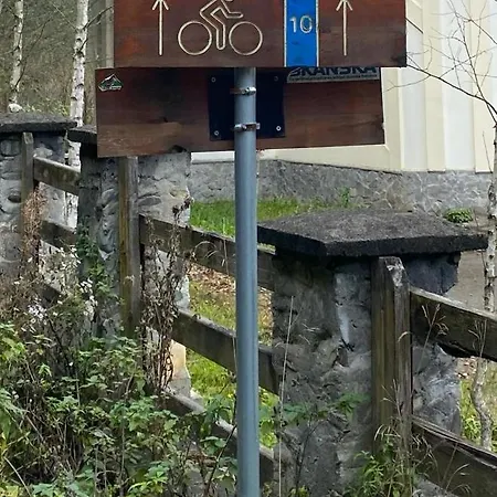 Casa De Vacanta Piatra Craiului La Doi Viermi サティク
