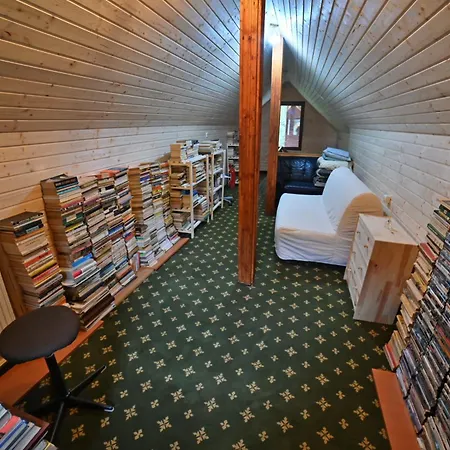 Casa De Vacanta Piatra Craiului La Doi Viermi シャレー *