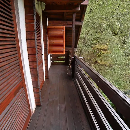 Casa De Vacanta Piatra Craiului La Doi Viermi シャレー サティク