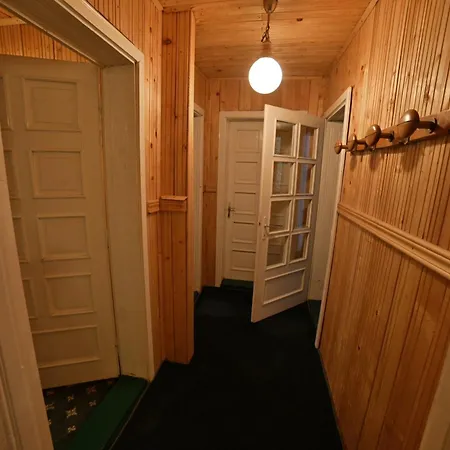 シャレー Casa De Vacanta Piatra Craiului La Doi Viermi サティク